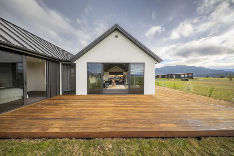 60 Takitimu Avenue Te Anau_32