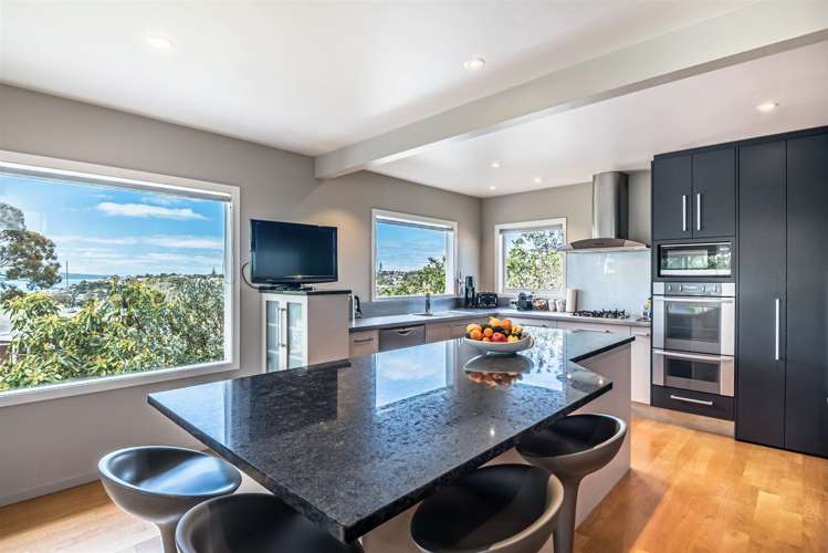 2a Sunrise Avenue Mairangi Bay_13