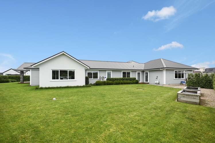 25 Alan Livingston Drive Cambridge_22