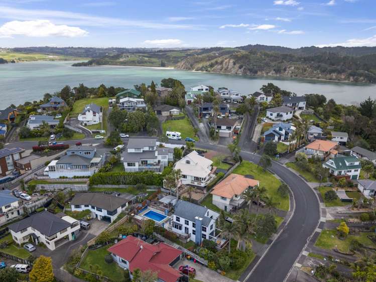 49 Kestrel Heights Arkles Bay_33