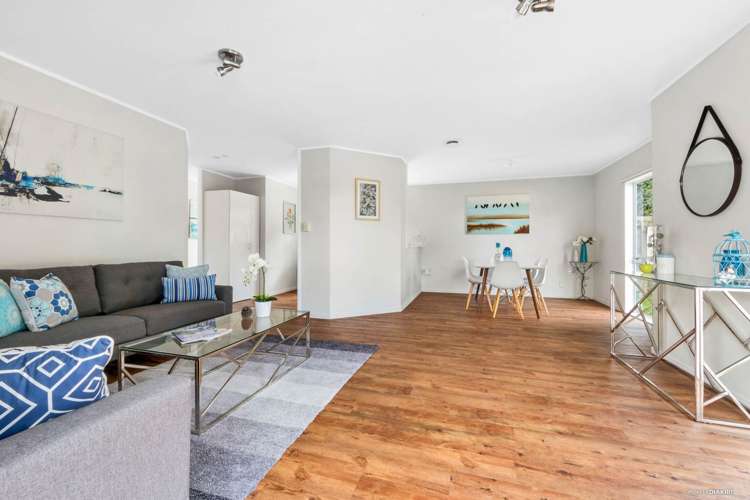 33 Lilburn Crescent Massey_0