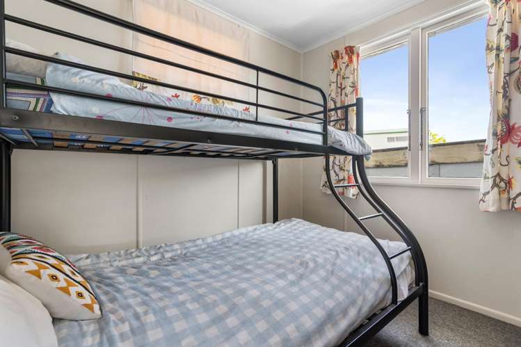 102B The Square Whangamata_11