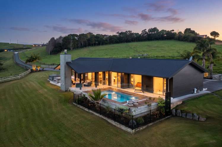 35 Clayden Road_0