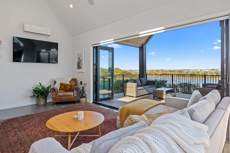 31 James Paige Lane Riverhead_9