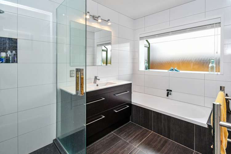 103 Rushgreen Avenue Pahurehure_5