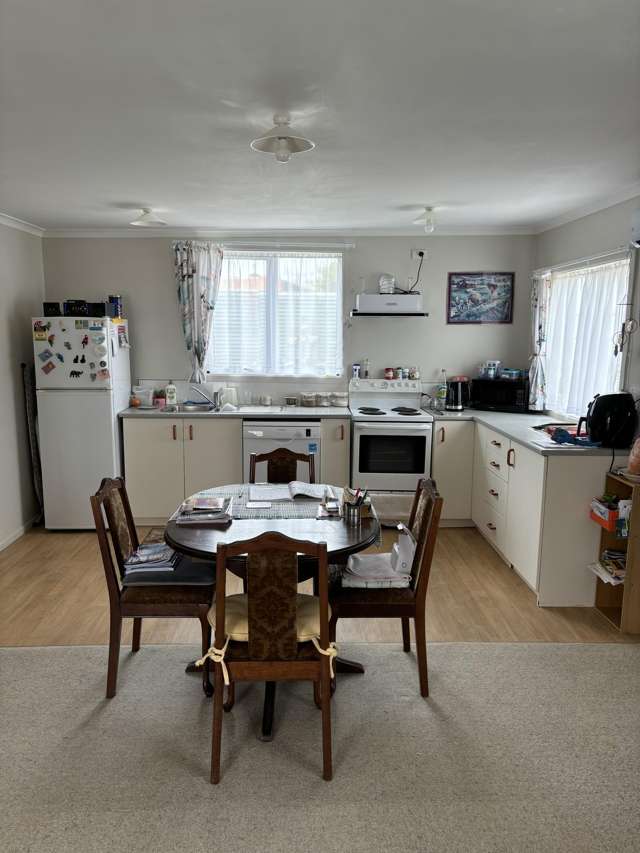 INVESTOR ALERT - 2 HOUSES ON ONE TITLE