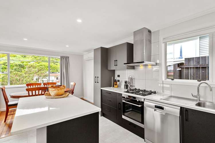 26 Raroa Terrace Tawa_7