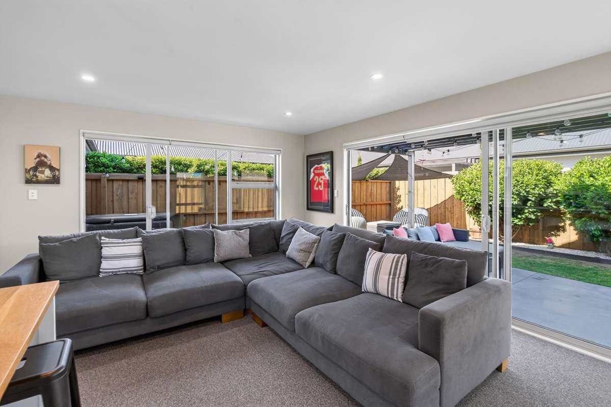 21 Farnborough Way_2