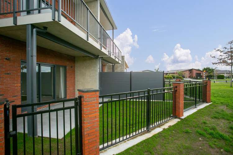 2/49 Pengover Avenue 1093_4