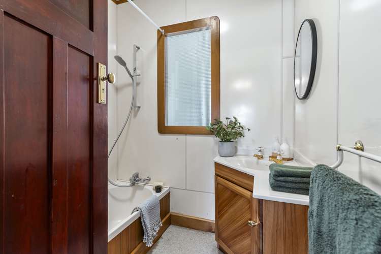 100 Kiwi Road Point Chevalier_21