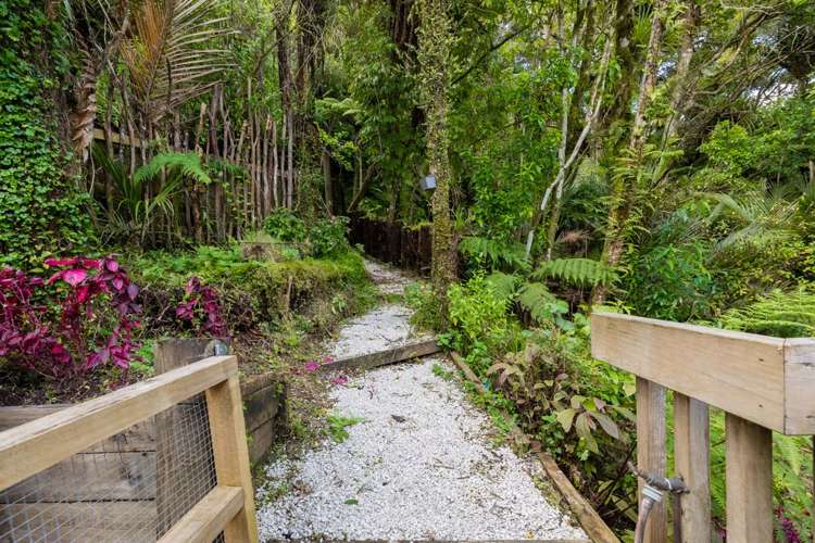 207c Woodlands Park Road Titirangi_21