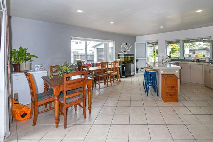 13 Willow Grove Tairua_11