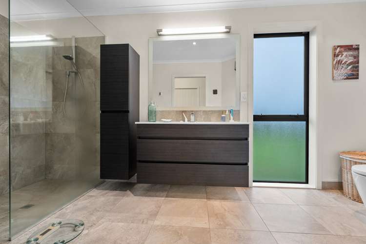 24 Carrington Drive Carterton_9