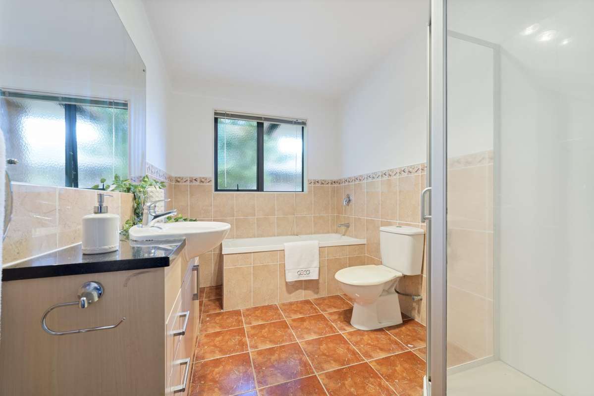 33 South Kensington Way_3