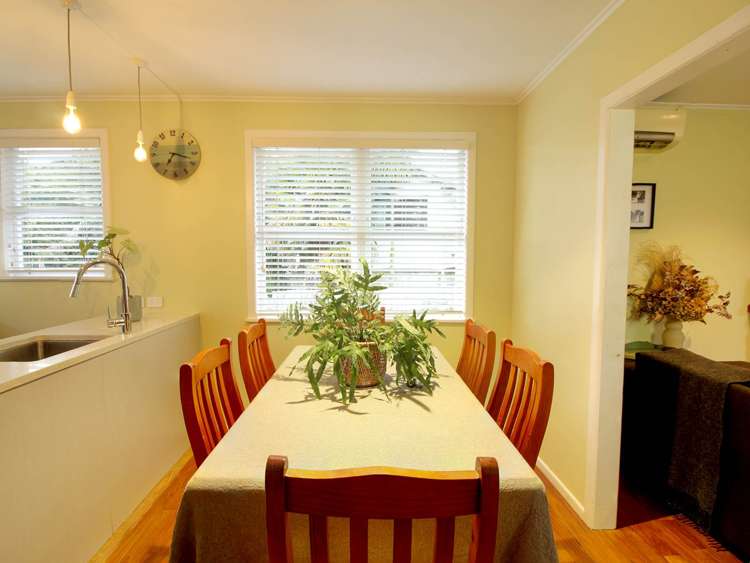 18 Tracey Terrace Te Atatu South_7