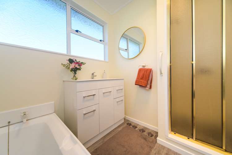 44 Escort Grove Awapuni_8