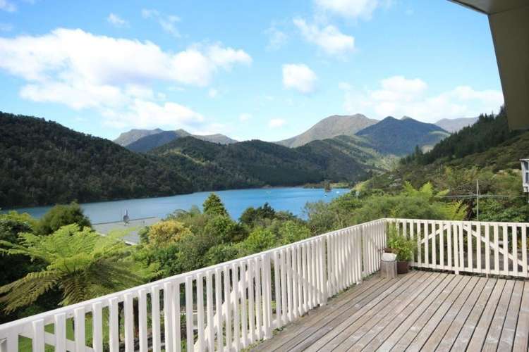 3184 Archers Road Tennyson Inlet_2