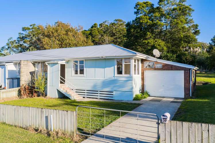 37 and 39 Coronation Street Te Hana_18