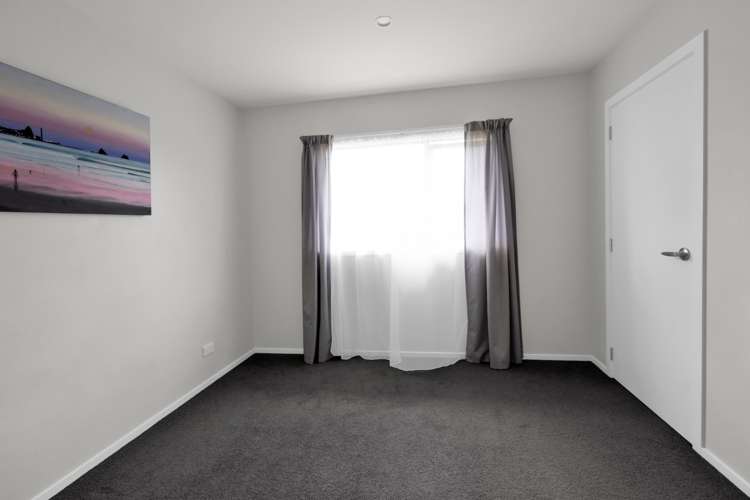 102 Seaview Road Westown_21