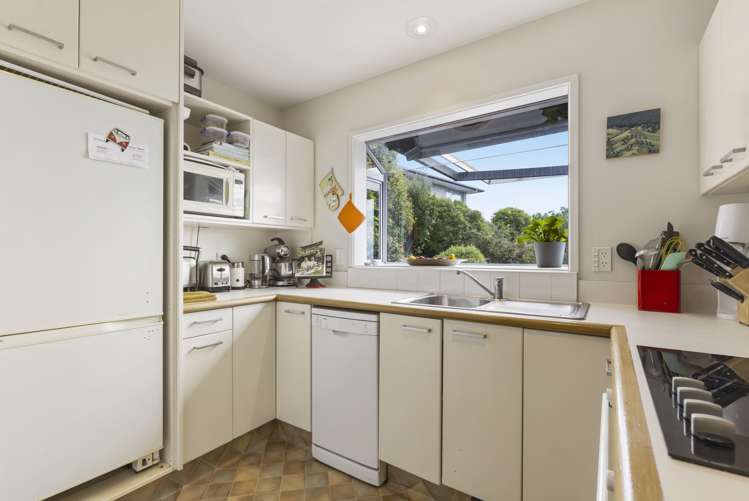 2/135 Soleares Avenue Mount Pleasant_7