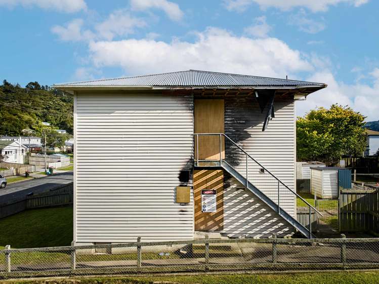 2-8 Hanson Grove Stokes Valley_4