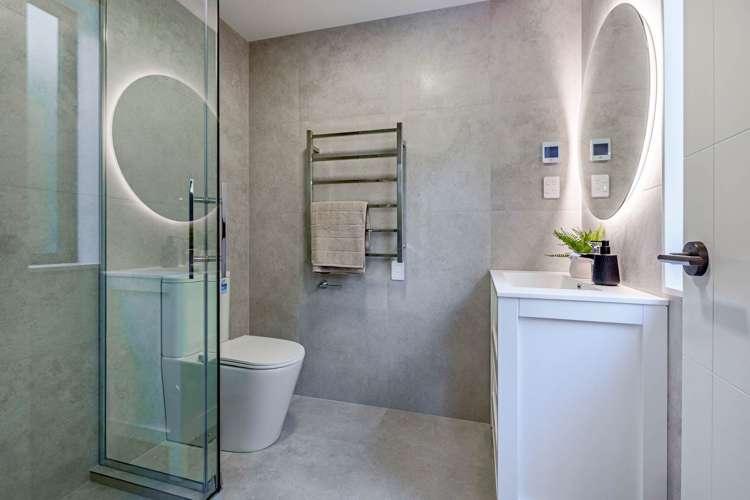 8 Makumaku Place Long Bay_17