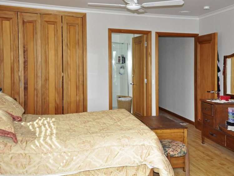 53 Ocean Beach Road Tairua_13