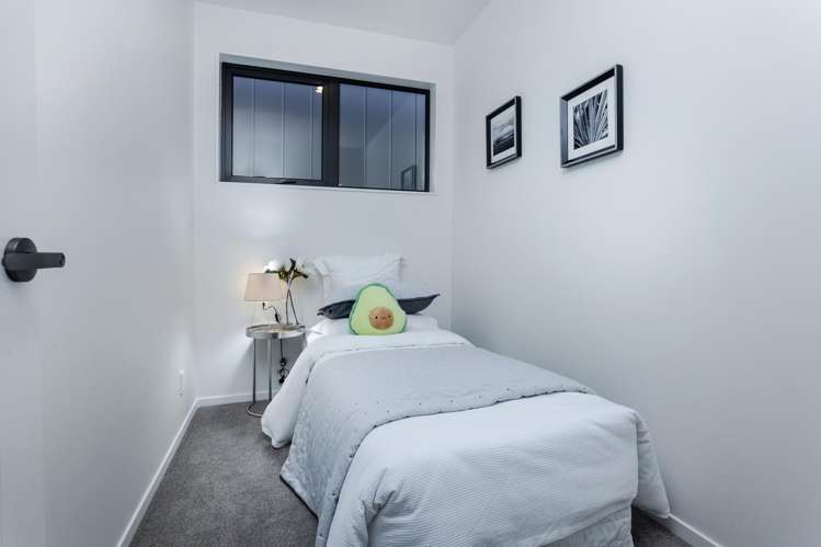 81B Ayton Drive Totara Vale_12