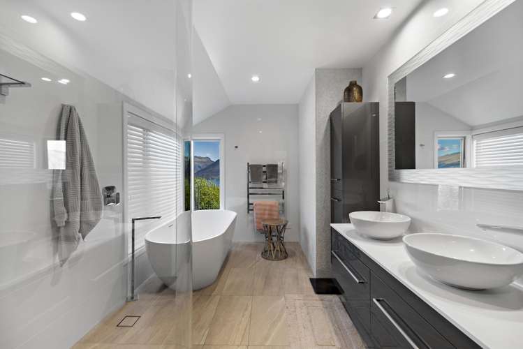 5 Vancouver Drive Queenstown_21