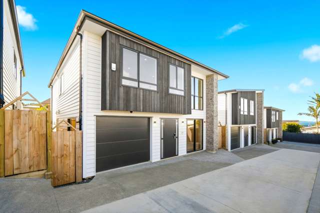 Brand New, Freestanding & Coastal Living