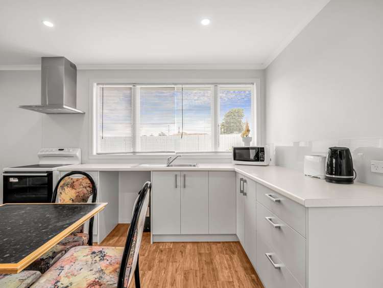 22 Sunrise Avenue Owhata_3