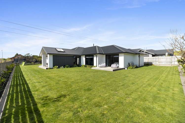 19 Honeyfield Drive Whalers Gate_25