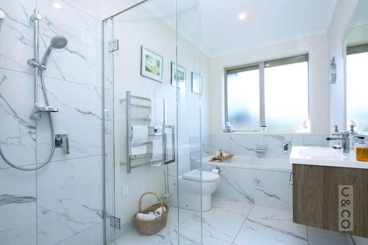 11 Canoe Lane Riverhead_25