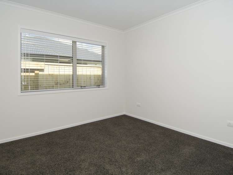 15 Kahuparere Crescent Pyes Pa_11