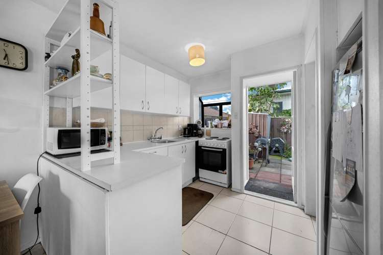 2/7 Don Street Papakura_5