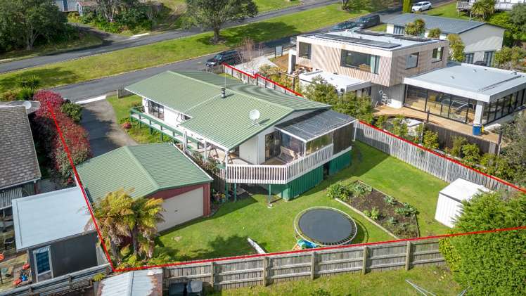 121 Onemana Drive Onemana_1