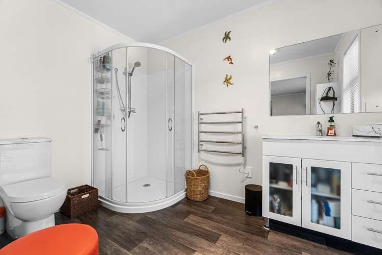 74 Oakfield Crescent 1136_3