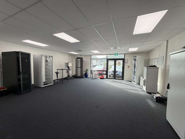 Unit 4, 21 Bell Road South Gracefield_4
