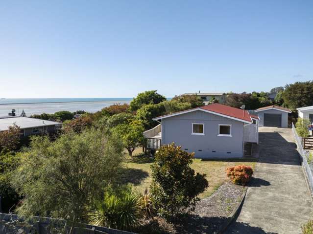 * UNDER OFFER * Two Bedrooms plus Sunroom and Amazing Views!