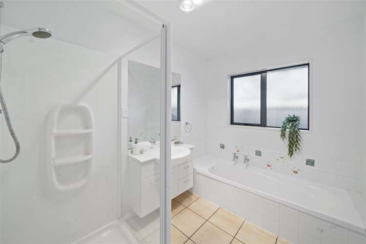 16 Riverwood Boulevard Redwood_13