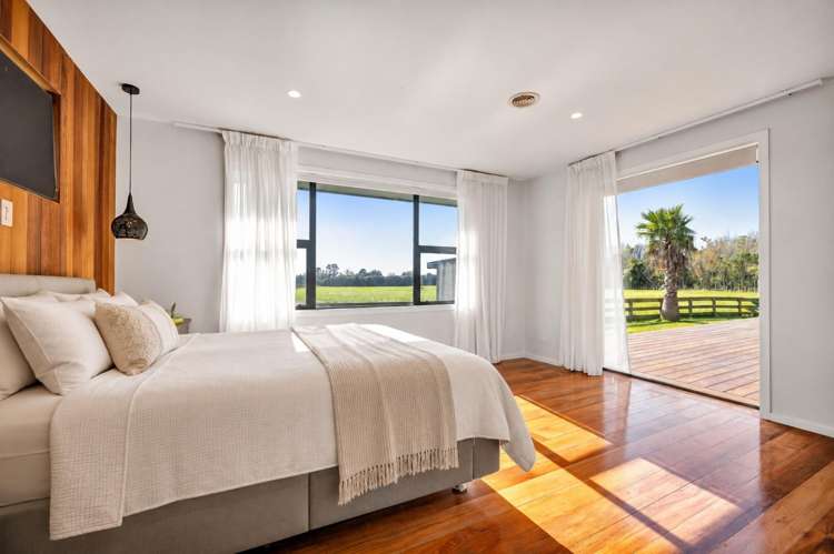 1384 Egmont Road Egmont Village_29