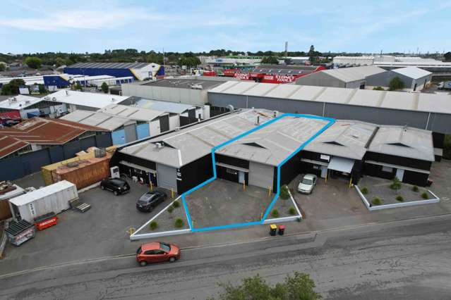 271sq m Sockburn Warehouse + Office
