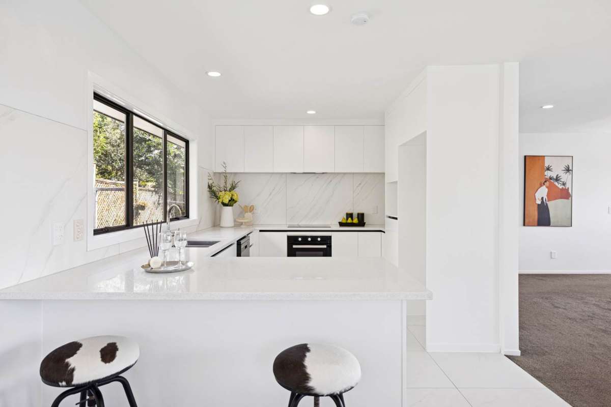 2/1046 New North Road_3