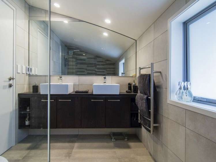 8 Te Akau Crescent Bucklands Beach_11