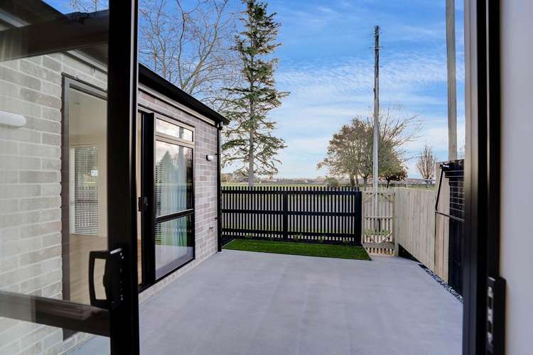 1 London Lane 11373_19