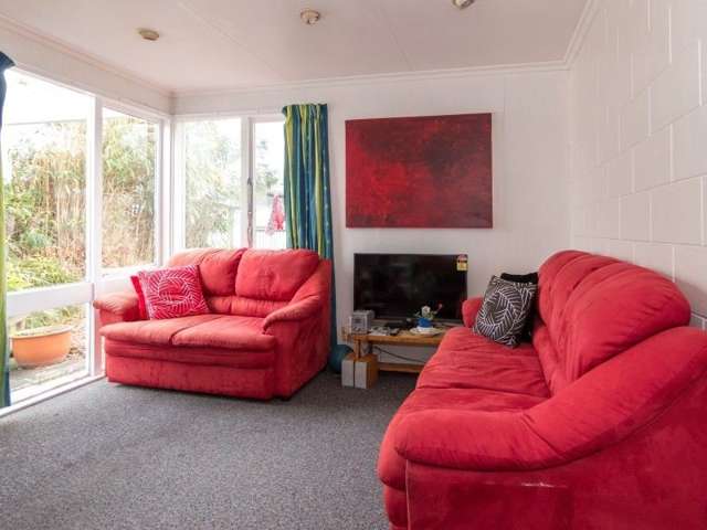 11 Westmere Place Takaro_1