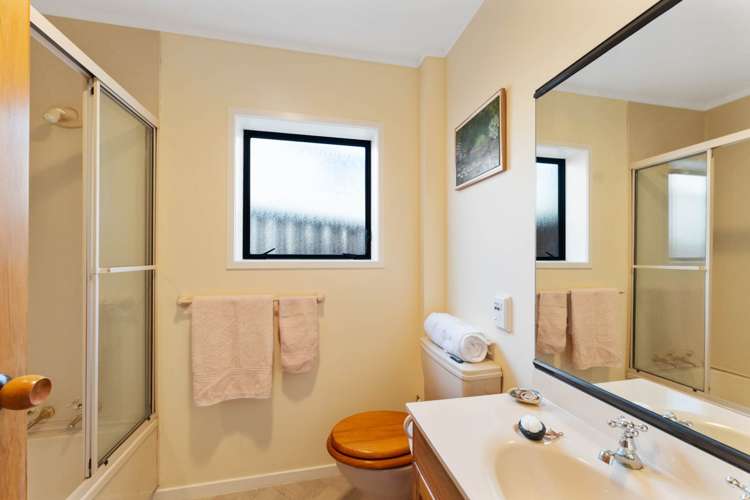 1/11 Woodhall Road Epsom_16