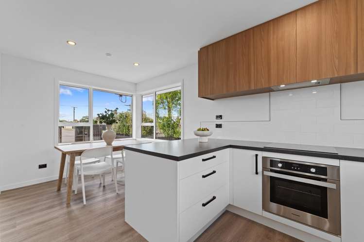 17 Roberts Road Hei Hei_2