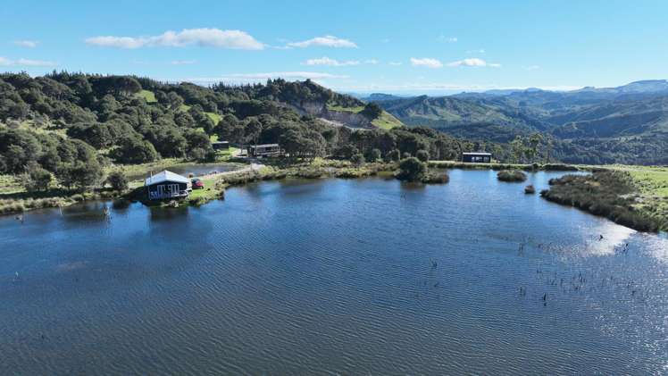 1550 Glenora Road Akitio_41