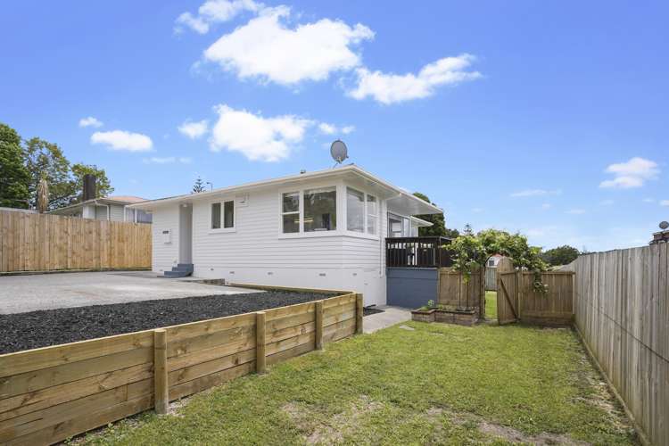 19 Fairclough Road Beach Haven_16
